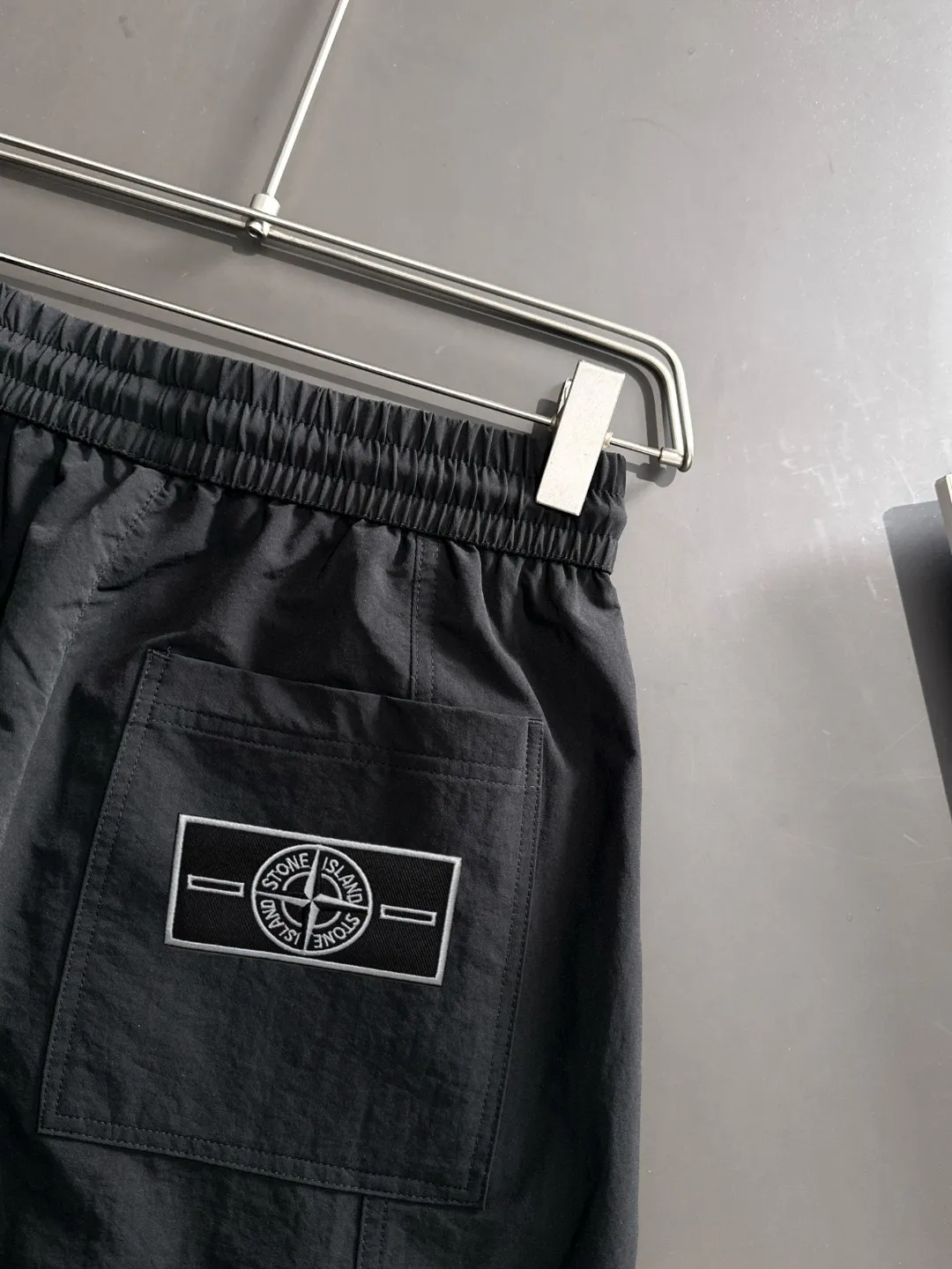 🅿️390 next day shipping Stone Island 2025 spring and summer new elastic band casual pants, thin counter custom fabrics, high breathability and comfort, impeccable details, brand element design concept, reflecting high quality. It feels delicate and soft! It presents a casual cut and the upper body shape is great! Size: M-4XL